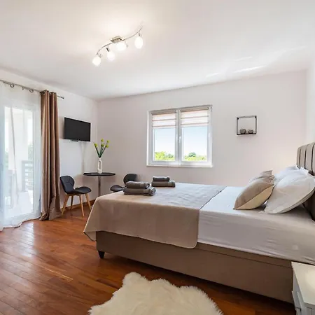 Jani 펜션 자다르