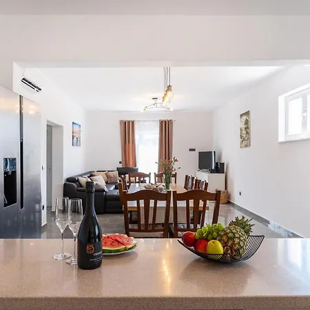 Jani Hébergement de vacances *